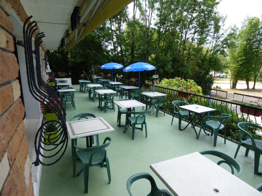 Hotel Restaurant La Chaumiere Du Lac Clairvaux-les-Lacs Kültér fotó