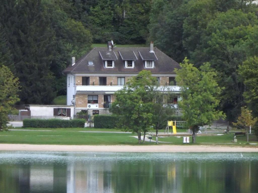 Hotel Restaurant La Chaumiere Du Lac Clairvaux-les-Lacs Kültér fotó