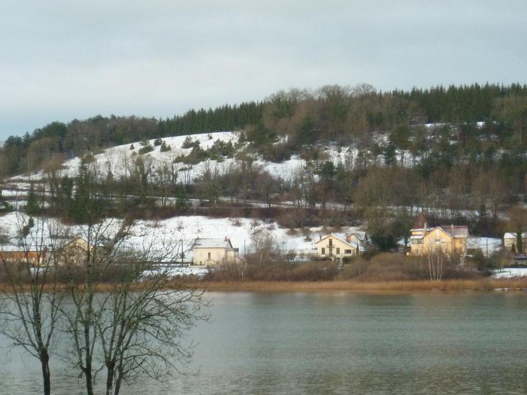Hotel Restaurant La Chaumiere Du Lac Clairvaux-les-Lacs Kültér fotó